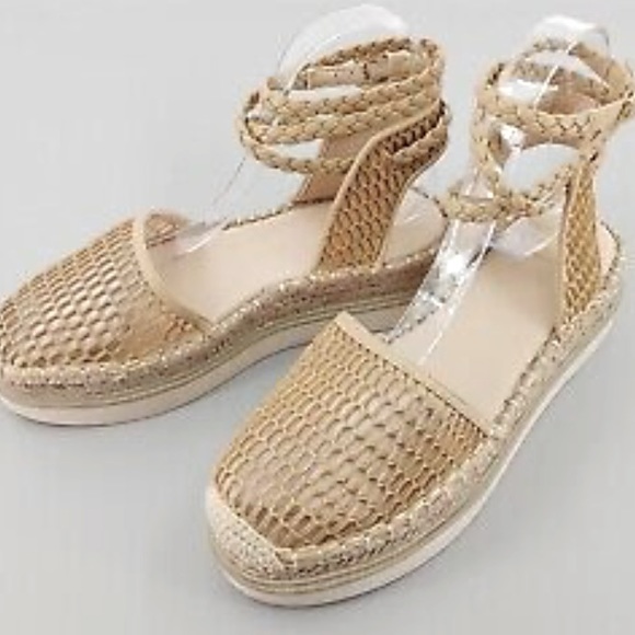 Jennifer Lopez Shoes Nwot Jlo Jennifer Lopez Golden Sparkle Jasmen